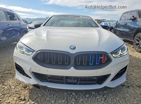 WBAGV8C04SCU73604 2025 BMW M8 White Դիմացի տեսք
