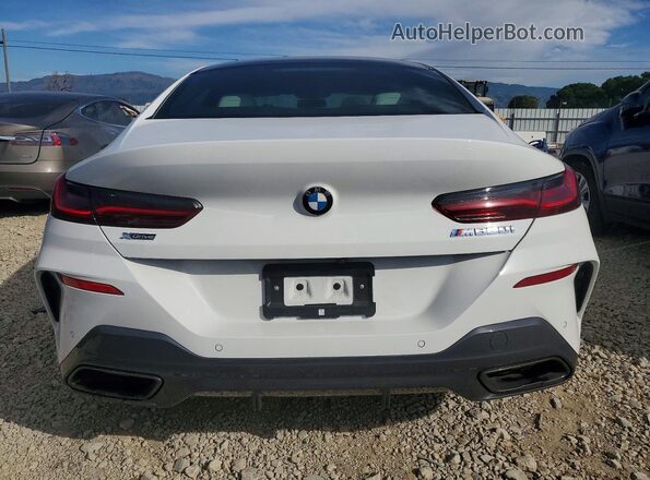 WBAGV8C04SCU73604 2025 BMW M8 White Հետևի տեսք