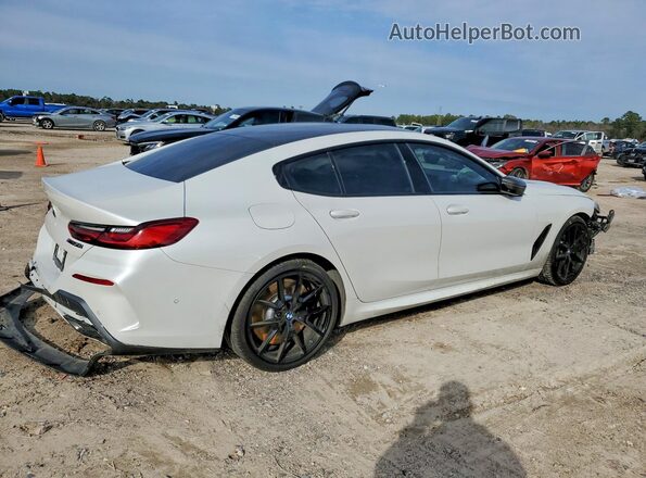 WBAGV8C05MCF48882 2021 BMW M8 White Հետևի աջ