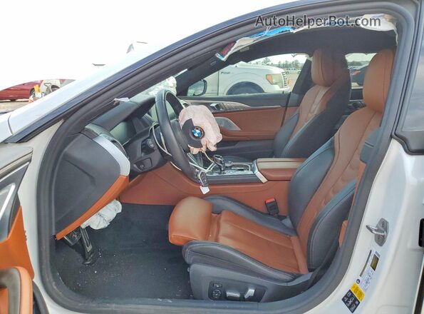WBAGV8C05MCF48882 2021 BMW M8 White Հետևի տեսք