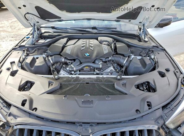 WBAGV8C05MCF48882 2021 BMW M8 White Հետևի նստատեղերի տեսք