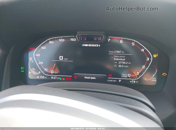 WBAGV8C08PCL00997 2023 BMW M8 Бордовый Вид задних сидений
