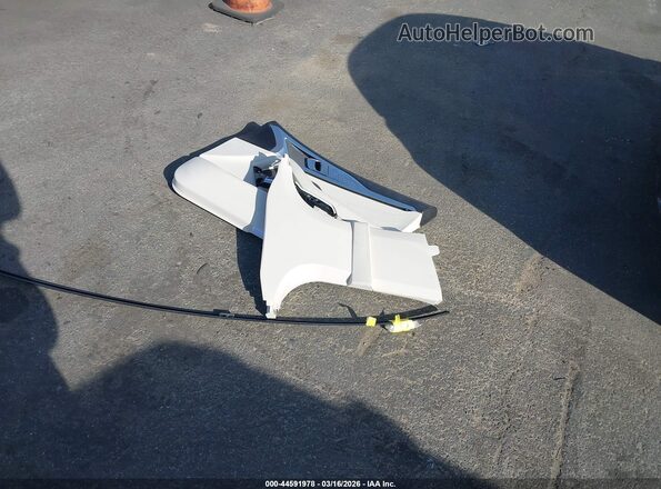 WBAGV8C08PCL00997 2023 BMW M8 Бордовый 