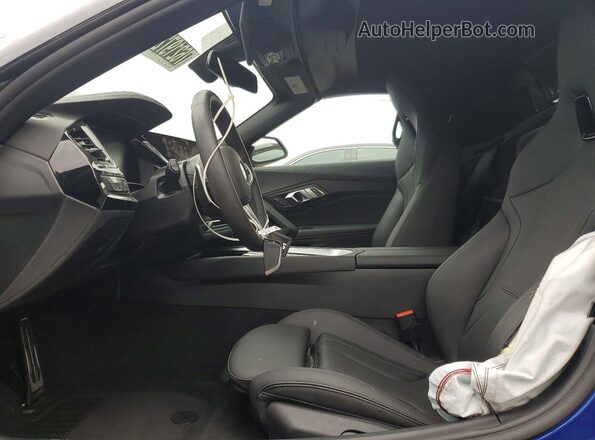 WBAHF3C06TWY53242 2026 BMW Z4 Blue Widok wnętrza z przodu