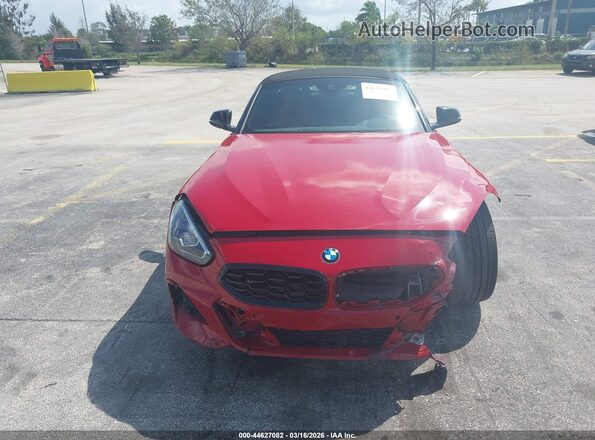 WBAHF9C01SWY46538 2025 BMW Z4 Red Սարքավորումների վահանակի տեսք