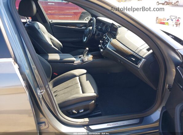 WBAJA5C58JWA38273 2018 BMW 5 SERIES Gray Vista interior delantera