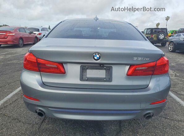 WBAJA9C56JB252190 2018 BMW 5 SERIES Gray Widok z tyłu
