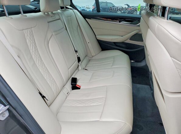 WBAJB9C51JB035479 2018 BMW M5 Gray Rear seats view