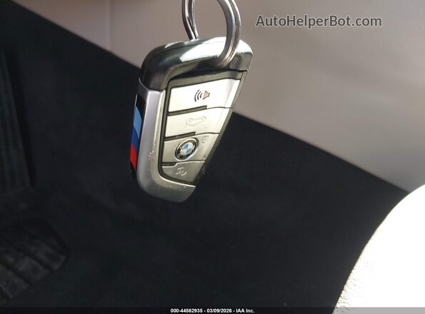 WBAJE5C50JWA96723 2018 BMW 5 SERIES White Widok deski rozdzielczej