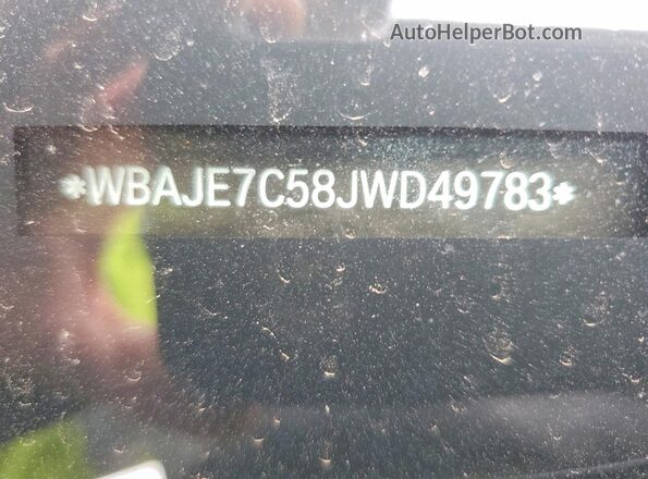 WBAJE7C58JWD49783 2018 BMW 5 SERIES Black Widok komory silnika