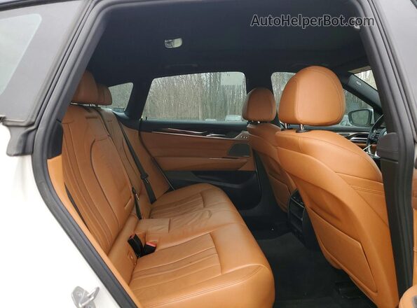 WBAJV6C53JBK07288 2018 BMW 6 SERIES White Vista de los asientos traseros