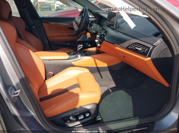 WBS83CH00PCL73119 2023 BMW M5 Серый Вид салона спереди