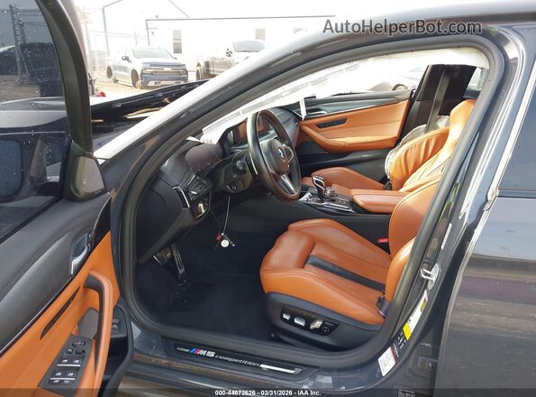 WBS83CH07MCG48015 2021 BMW M5 Серый Вид салона спереди
