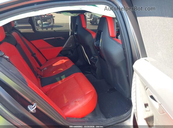 WBS83FK07SCU44450 2025 BMW M5 Черный Вид наклейки с VIN-кодом