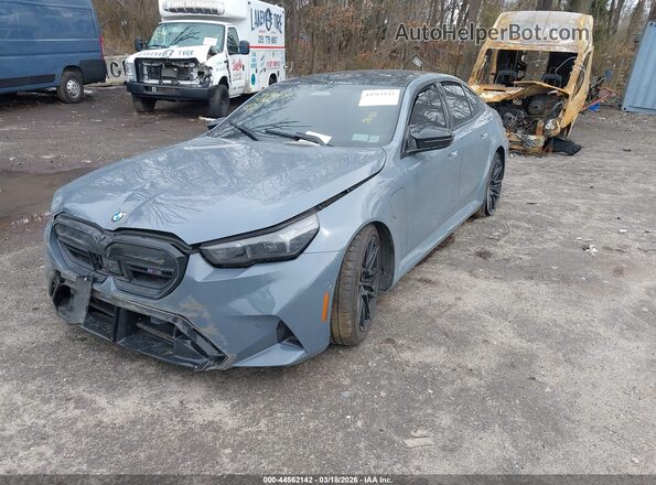 WBS83FK09TCV27752 2026 BMW M5 Gray Przód lewy