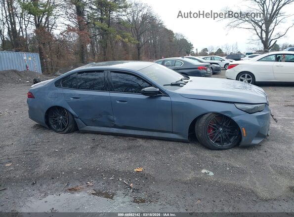 WBS83FK09TCV27752 2026 BMW M5 Gray Widok wnętrza z tyłu
