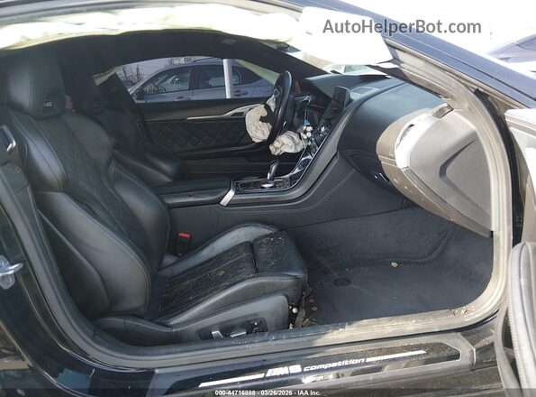 WBSAE0C01LCE34685 2020 BMW M8 Black წინა სალონის ხედი