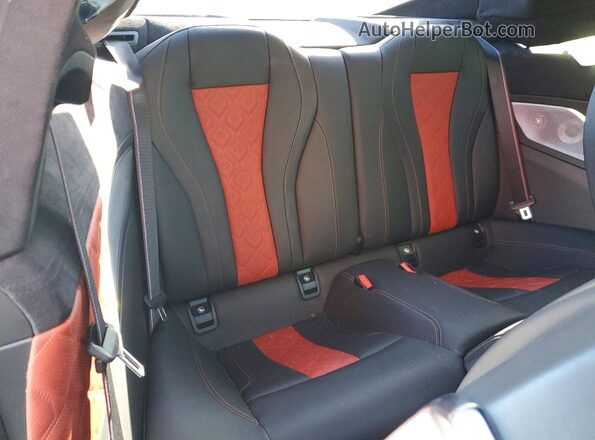 WBSAE0C04PCL71603 2023 BMW M8 Gray Widok tylnych siedzeń