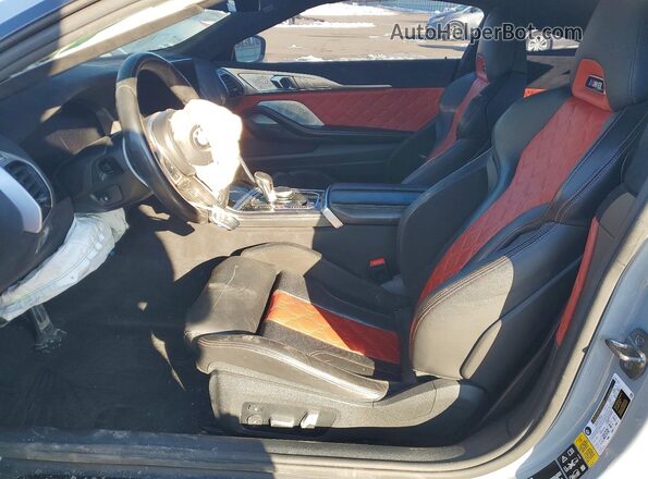 WBSAE0C04PCL71603 2023 BMW M8 Gray Widok wnętrza z przodu