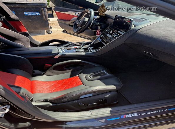 WBSGV0C02SCT39039 2025 BMW M8 Black Հետևի տեսք
