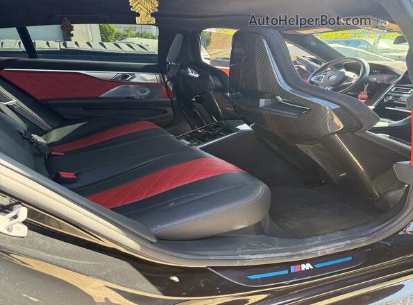WBSGV0C02SCT39039 2025 BMW M8 Black Սալոնի դիմացի տեսք