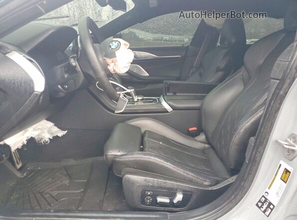 WBSGV0C04SCU15120 2025 BMW M8 Blue Widok wnętrza z przodu