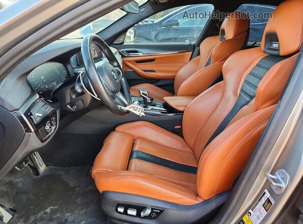 WBSJF0C09LCE72758 2020 BMW M5 Gray Widok wnętrza z przodu