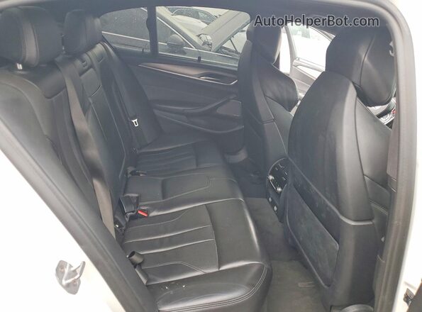WBSJF0C5XKB284540 2019 BMW M5 White Հետևի նստատեղերի տեսք