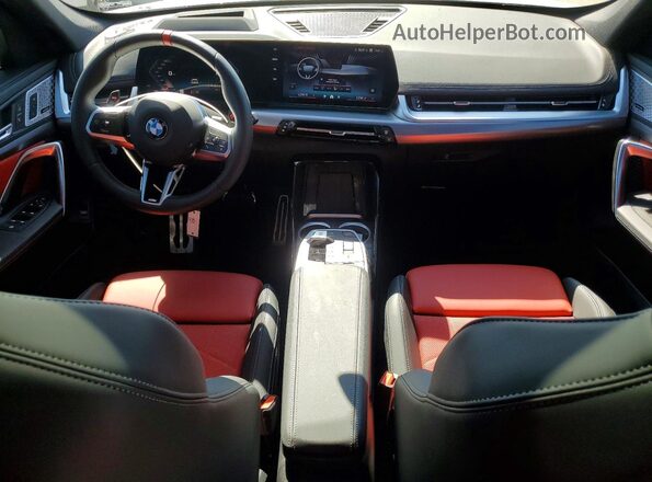 WBX13EF09S5341048 2025 BMW X1 White Vista del salpicadero
