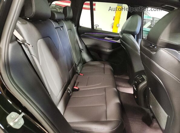 WBX57DP01PN235151 2023 BMW X3 Black Vista interior trasera
