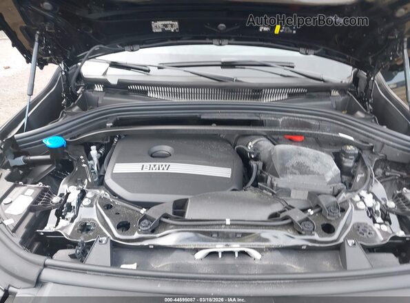 WBX73EF04T5531397 2026 BMW X1 Черный Вид сзади