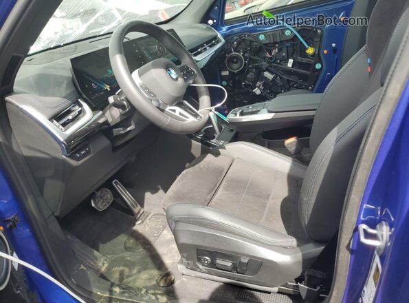 WBX73EF06R5Z74921 2024 BMW X1 Blue Widok wnętrza z przodu