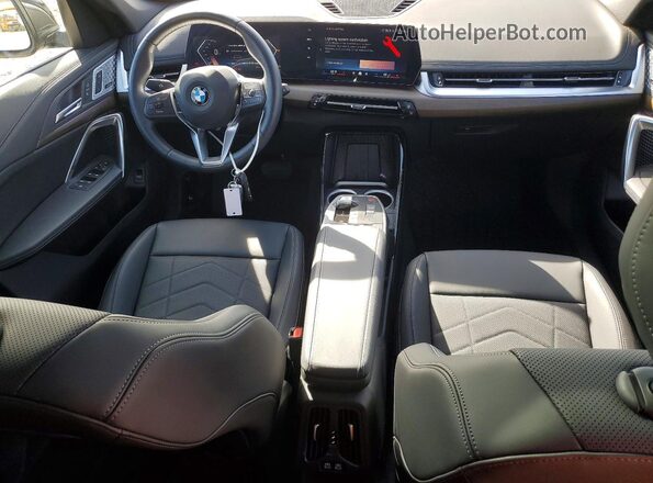 WBX73EF09S5151664 2025 BMW X1 Black წინა პანელის ხედი