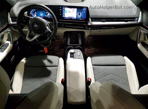 WBX73EF09T5404340 2026 BMW X1 Черный Вид панели приборов