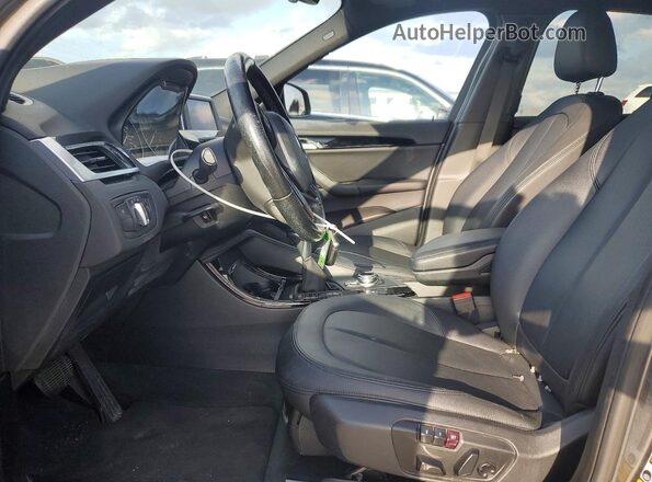 WBXHT3C38G5F66332 2016 BMW X1 Серый Вид салона спереди