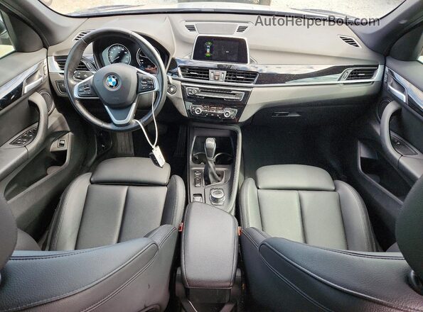 WBXHT3C50K3H34003 2019 BMW X1 Blue Widok deski rozdzielczej