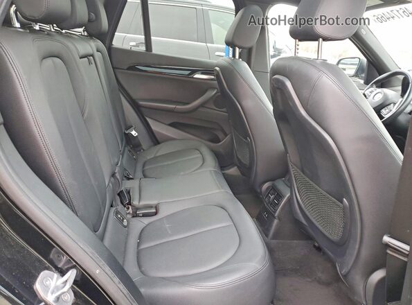 WBXHT3C56K5L36411 2019 BMW X1 Black Widok wnętrza z tyłu