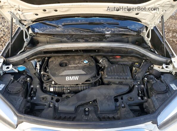 WBXHT3C59K5L35883 2019 BMW X1 White Widok wnętrza z tyłu