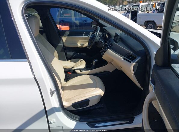 WBXHT3Z37H4A65303 2017 BMW X1 White 
