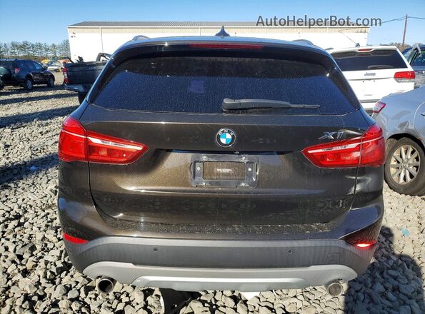 WBXHU7C33H5H33993 2017 BMW X1 Green Widok z tyłu
