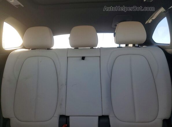 WBXHU7C58K3H44671 2019 BMW X1 Gray Вид задніх сидінь