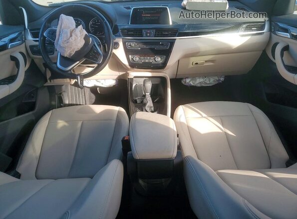 WBXHU7C58K3H44671 2019 BMW X1 Gray Вид панелі приладів