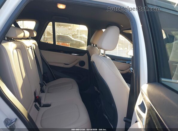WBXHU7C5XK5L11208 2019 BMW X1 White 