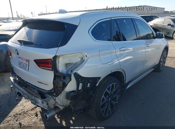 WBXJG7C01M5T19102 2021 BMW X1 White Trasero derecho