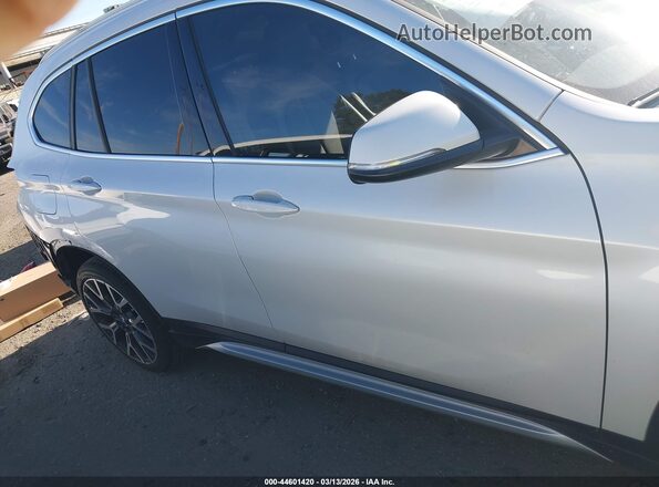 WBXJG7C01M5T19102 2021 BMW X1 White Vista interior de 360 grados