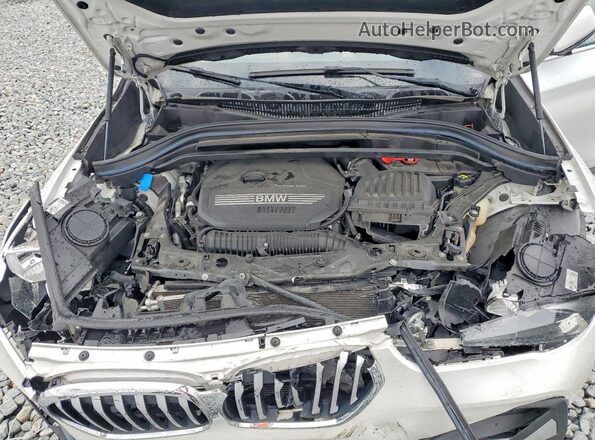 WBXJG7C01N5V20760 2022 BMW X1 White Widok wnętrza z tyłu