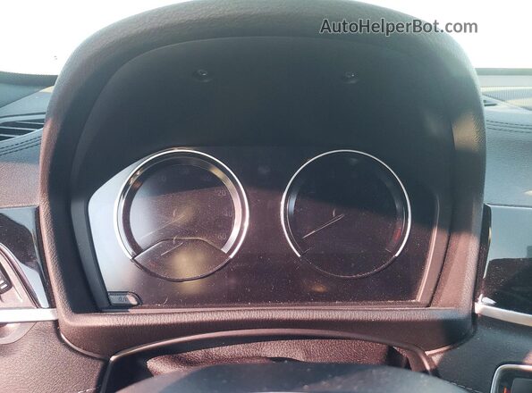 WBXJG7C06M5S28259 2021 BMW X1 Gray ხელსაწყოთა პანელის ხედი