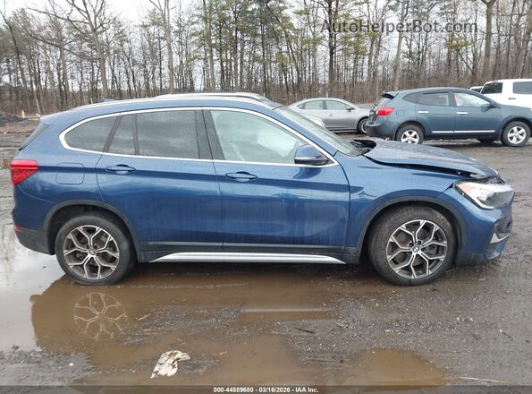 WBXJG9C08N5V17446 2022 BMW X1 Blue Widok wnętrza 360 stopni