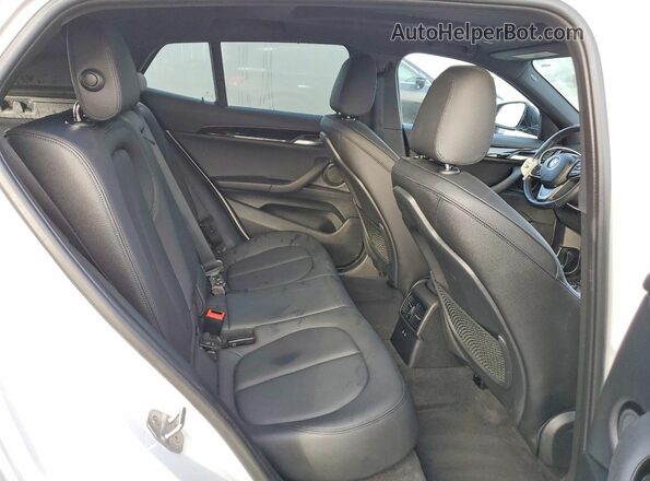 WBXYH9C00L5P96089 2020 BMW X2 White Հետևի նստատեղերի տեսք