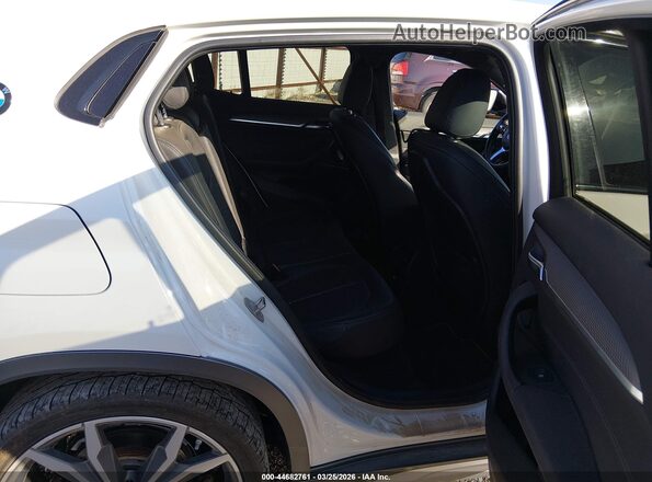 WBXYJ5C38JEF73497 2018 BMW X2 Белый Вид наклейки с VIN-кодом